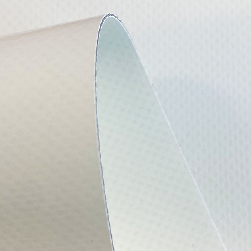 Зошто Blackout Tent Fabric е високо ефективна во контролата и заштитата на светлината?